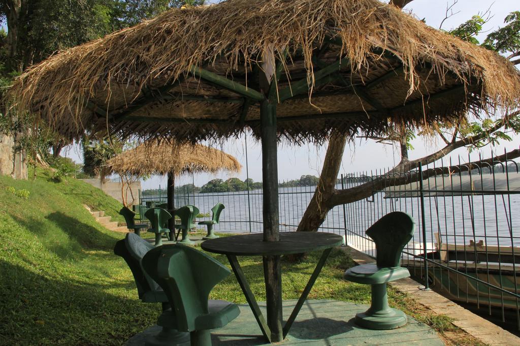 Lake Wind Hotel Tissamaharama Zewnętrze zdjęcie
