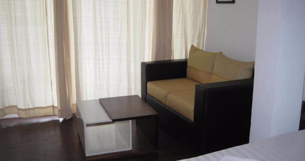 Lake Wind Hotel Tissamaharama Zewnętrze zdjęcie