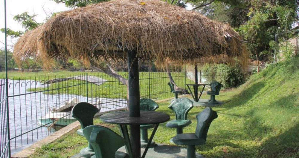 Lake Wind Hotel Tissamaharama Zewnętrze zdjęcie