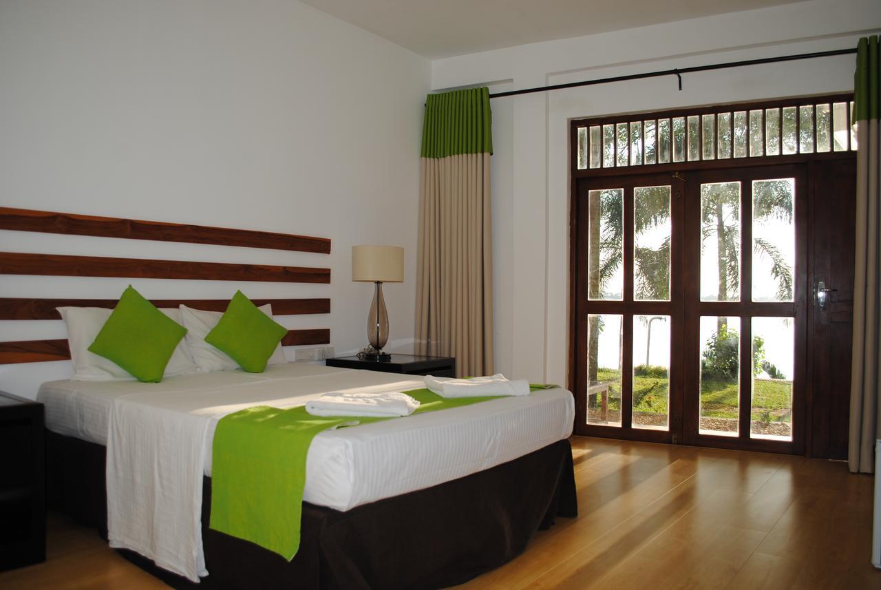 Lake Wind Hotel Tissamaharama Zewnętrze zdjęcie