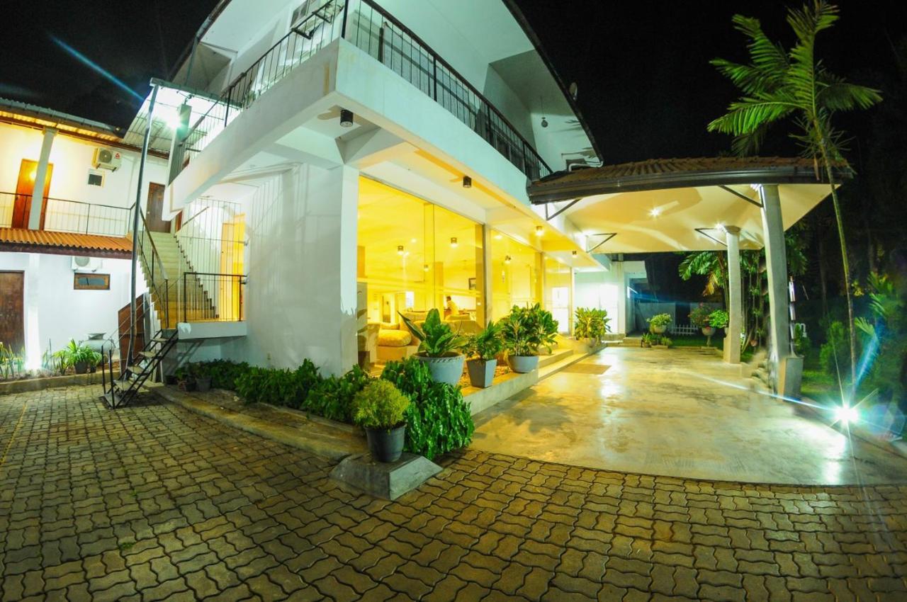 Lake Wind Hotel Tissamaharama Zewnętrze zdjęcie